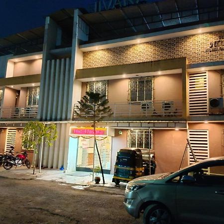 Hotel Nivara Navi Mumbai Zewnętrze zdjęcie